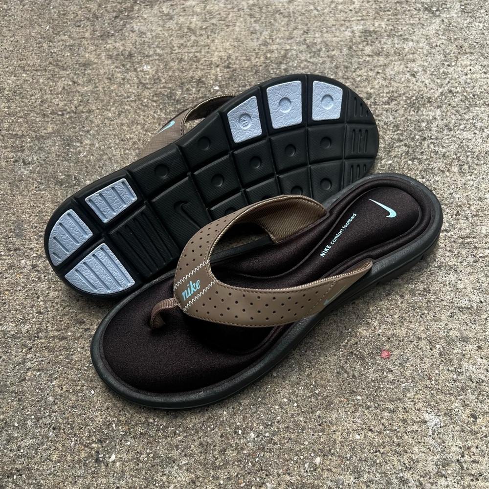 WMNS NIKE COMFORT THONG KHAKI PALE BLUE BLACK WHITE FOOTBEDS FOOT BED